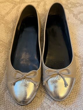 Tory Burch Beige Leather Flats with Metallic Gold Toe